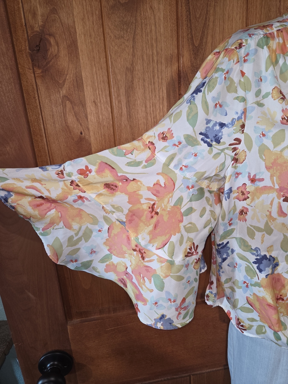 LC Lauren Conrad White Floral Tie-Front V-Neck Blouse - Picture 4 of 9